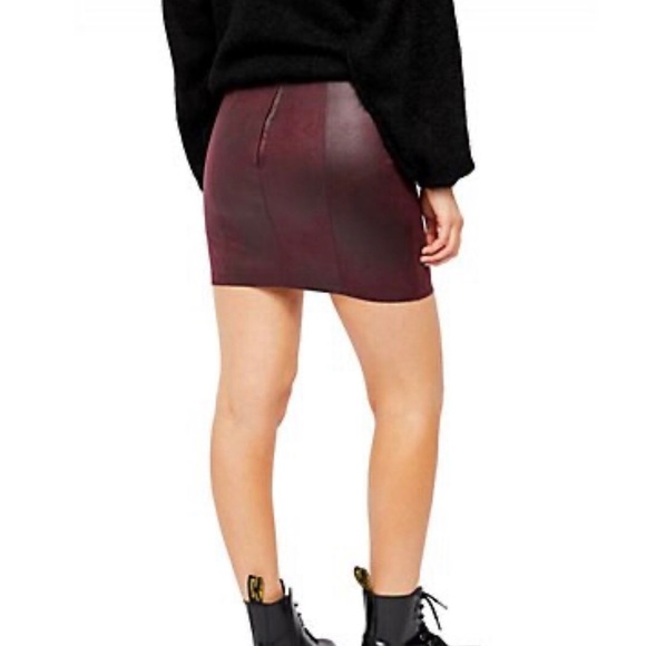 FREE PEOPLE rumi ruched mini skirt✨ - Picture 3 of 7